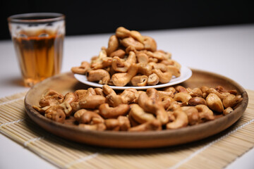 Obraz na płótnie Canvas Cashew nut Arranged in a delicious dish