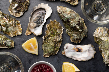 Fresh oysters with glasses of sparkling wine