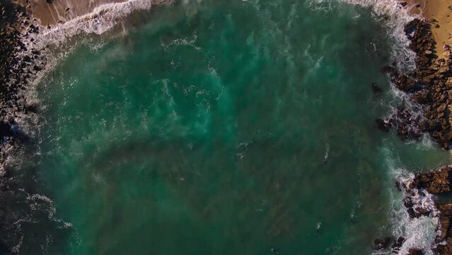 vista aerea del mar de las Cruces, en el Litoral Central de Chile en la Quinta regi&oacute;n. Beautiful aerial vista of the sean and the beach with blue and green colors