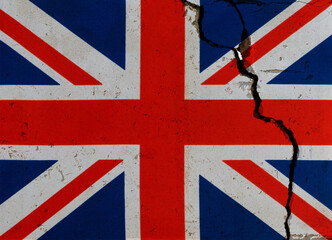 Fototapeta premium British flag on cracked wall