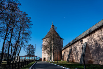 ancient stone monastery against the backdrop of autumn nature in Suzdal - obrazy, fototapety, plakaty
