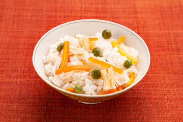 家庭料理　ホタテと人参の炊き込みご飯　日本
