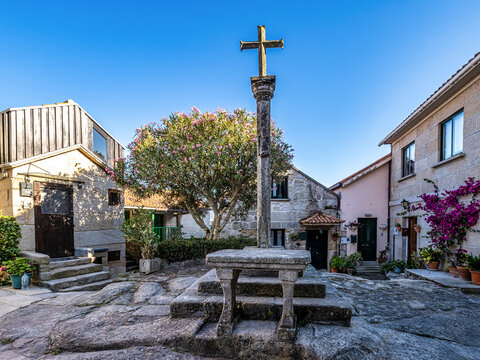 Fishing village of Combarro with the typical granary horreos. Galicia, Spain.