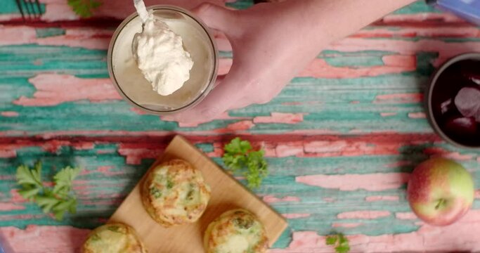 Chef makes the white sauce, 4k