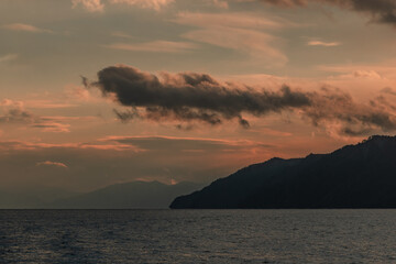 Naklejka premium sunset in the sea