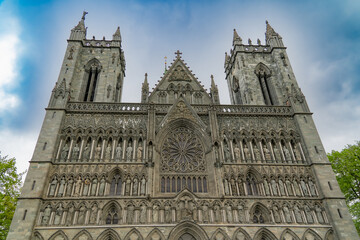 Fototapeta na wymiar The impressive Nidarosdom gothic cathedral in Trondheim, Norway