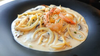 spaghetti with seafood
