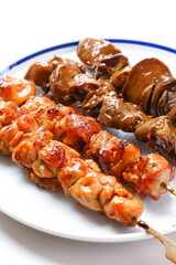 炭火でじっくり焼いた焼き鳥の盛り合わせ（タレ）