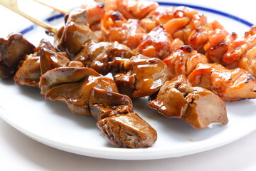 炭火でじっくり焼いた焼き鳥の盛り合わせ（タレ）