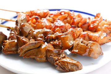 炭火でじっくり焼いた焼き鳥の盛り合わせ（タレ）
