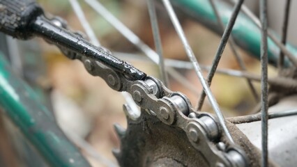 Bicycle chain lubricated
