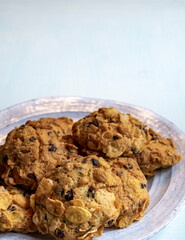 Croccanti biscotti ricoperti di corn flakes e spazio vuoto