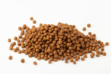 Dry pet food. Animal nutritive feed.