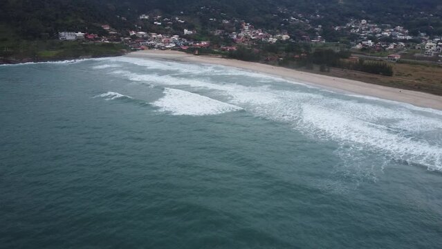 Praia, mar , tranquilidade, montanha, paz