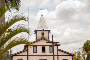 O Santuário Nossa Senhora Aparecida fica na cidade de Aparecida de Goiânia.