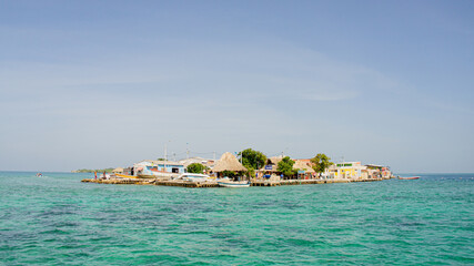 Santa Cruz del islote, la isla más sobrepoblada del mundo.