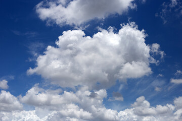 Fototapeta premium Blue sky with white clouds
