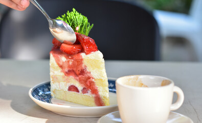 cake; dessert; food; cheesecake; sweet; strawberry; fruit; cream; 