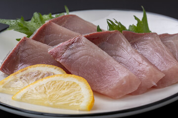 ブリの刺身　sashimi 