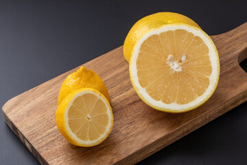 黄色い果物　fruit	