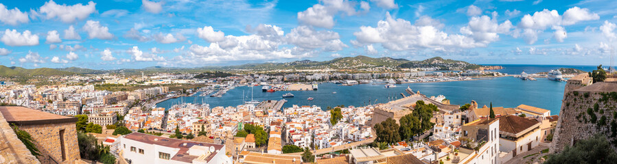 Fototapeta na wymiar Panoramic view of the city from the Santa Maria de Ibiza cathedral on the wall, Balearic Islands, Eivissa