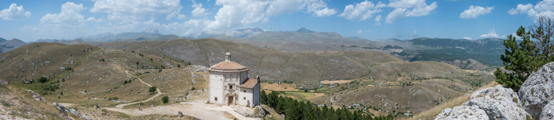 Fototapeta na wymiar Extra wide angle Panoramic view from Rocca Calascio on Campo Imperatore and the Gran Sasso massif