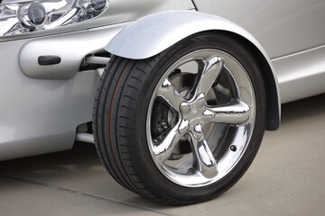 Reifen von einem Auto