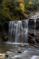 Obraz premium 美しい滝 姥ヶ滝