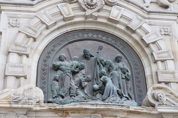 Fototapeta na wymiar statue of the virgin mary
