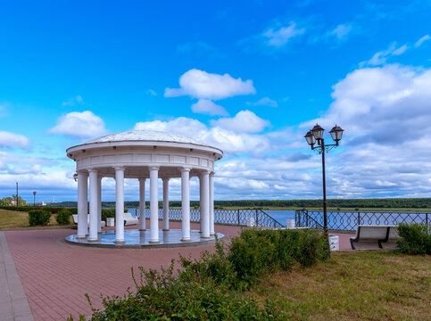 Rotunda on the embankment of the Volga River in the city of Myshkin