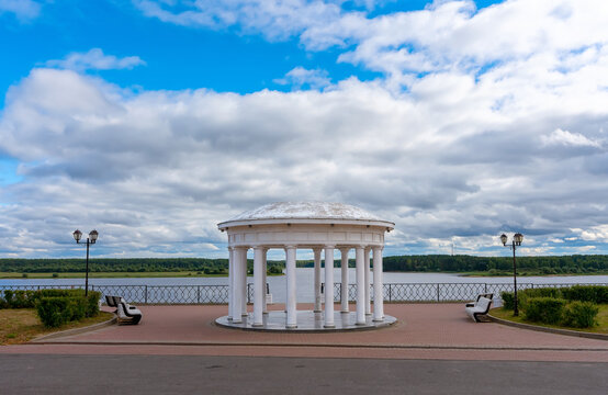 Rotunda on the embankment of the Volga River in the city of Myshkin