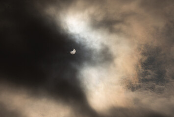 partial sun solar eclipse in 2022