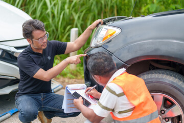 Car insurance agent talks to his client about claiming a car repair service.