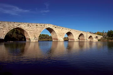 Papier Peint photo Pont du Gard bridge over the river, pont du gard country, pont du gard,  ottoman bridge, ottoman architecture, architecture, design, turkey historical bridge, sahruh bridge, ottoman civilization