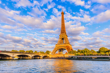 Fototapeta na wymiar Paris, Eiffel Tower.