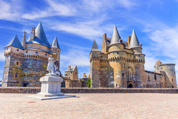Obraz premium Brittany, France. The medieval town of Vitre with famous Chateau de Vitre.