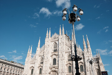 Fototapeta na wymiar Duomo in Milan in a sunny day - lombardy - Italy.