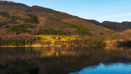 Fototapeta na wymiar Norwegian fjord in autumn 