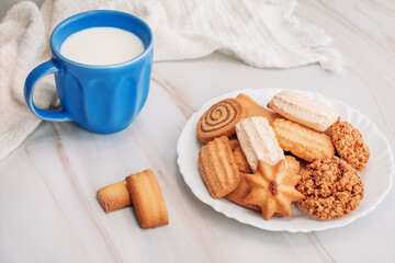 Deliciosos biscoitos caseiros. docinhos amanteigados. bolacha caseira. Biscoitos amanteigados feitos em casa. 
