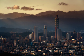 Naklejka premium Hope concept-Sunrise of cityscape in Taipei, Taiwan
