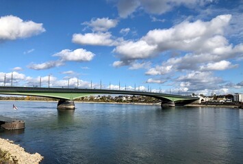Fototapeta na wymiar the bridge over the Rin river, bonn, germany