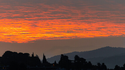 Fototapeta premium cloudy sky in the light of an autumn morning