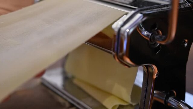 Laminadora, amasadora manual para masa de pastas frescas hechas a mano