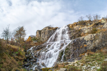 Autunno in Valle Stura: tripudio di colori, vette, laghi, cascate e flora alpina