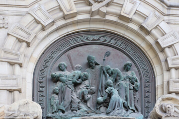Obraz premium detail of the facade of the cathedral of st mary
