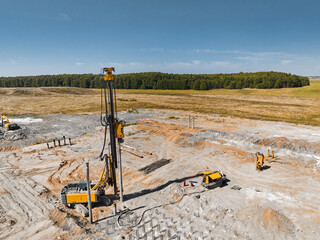 Drilling rig for constructing new mine on pile field