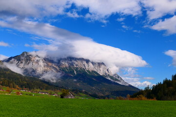 Naklejka premium der Himmel übern Grimming