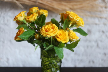 Yellow Roses meaning Friendship and Joy in flower language