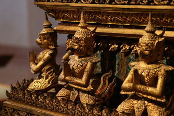Fototapeta premium laithai - thai style filigree fine art by carving thai deity
