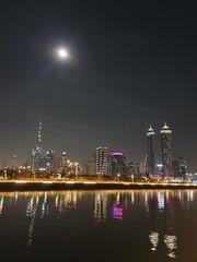 Fototapeta na wymiar Night time of Dubai downtown